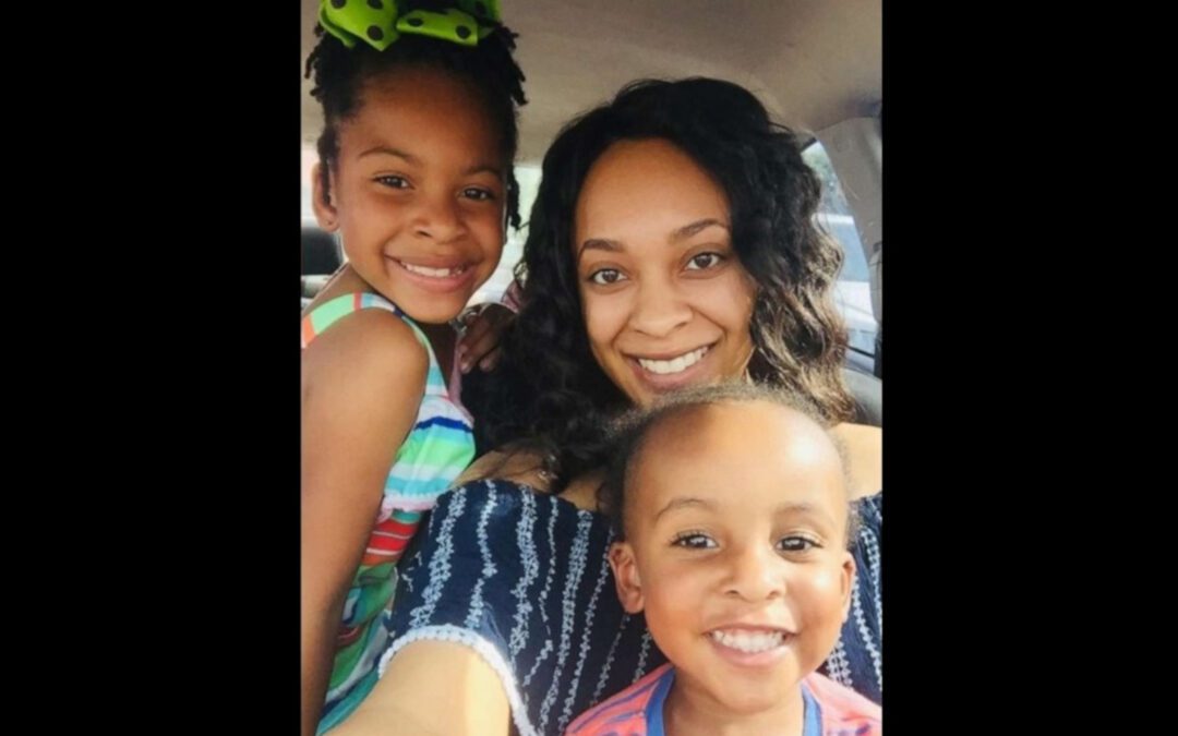 Single Mom Who Paid Off $34K Debt Empowers Other Single Moms